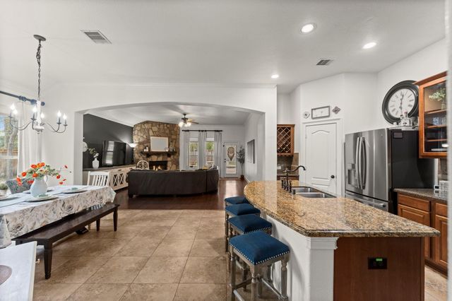 130 E Lasting Spring Circle, Spring, TX 77389