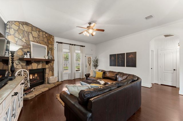 130 E Lasting Spring Circle, Spring, TX 77389