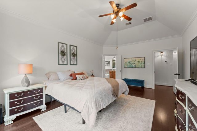 130 E Lasting Spring Circle, Spring, TX 77389