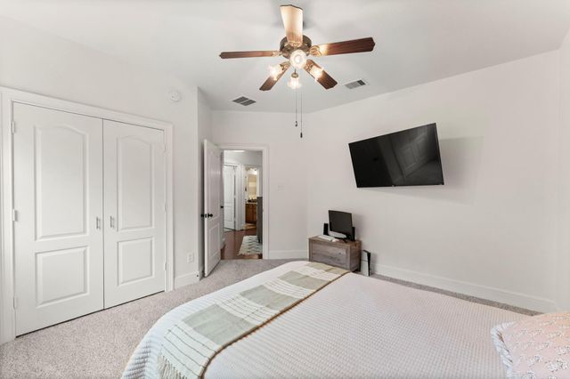 130 E Lasting Spring Circle, Spring, TX 77389