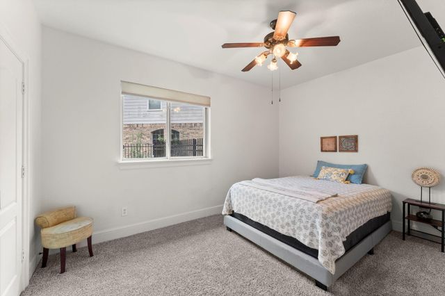 130 E Lasting Spring Circle, Spring, TX 77389