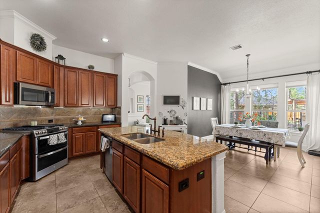 130 E Lasting Spring Circle, Spring, TX 77389