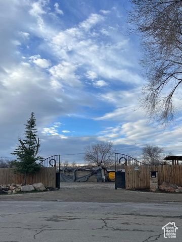 1407 W CRYSTAL AVE, West Valley City, UT 84119