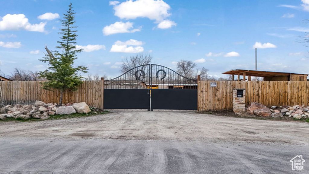 1407 W CRYSTAL AVE, West Valley City, UT 84119
