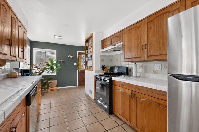 1401 Dartmouth Drive NE, Albuquerque, NM 87106