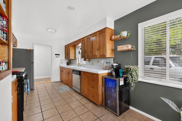 1401 Dartmouth Drive NE, Albuquerque, NM 87106