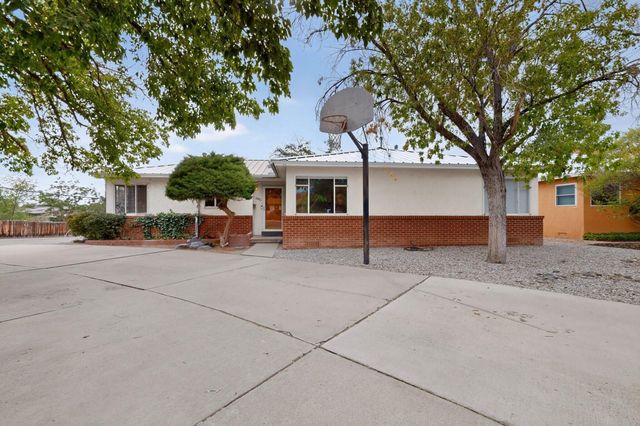 1401 Dartmouth Drive NE, Albuquerque, NM 87106