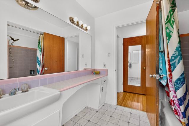 1401 Dartmouth Drive NE, Albuquerque, NM 87106