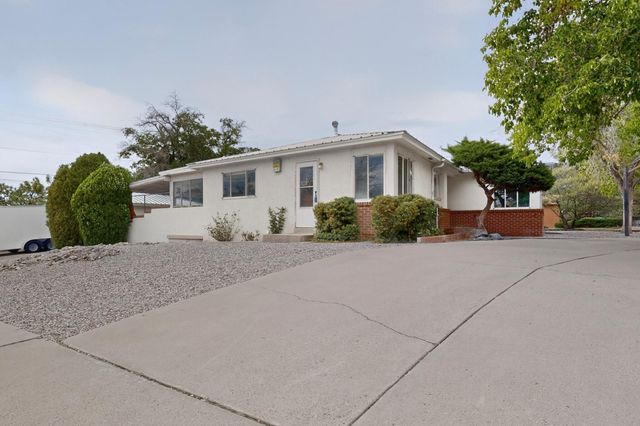 1401 Dartmouth Drive NE, Albuquerque, NM 87106