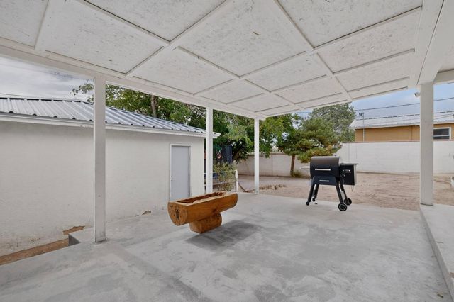 1401 Dartmouth Drive NE, Albuquerque, NM 87106