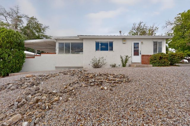 1401 Dartmouth Drive NE, Albuquerque, NM 87106