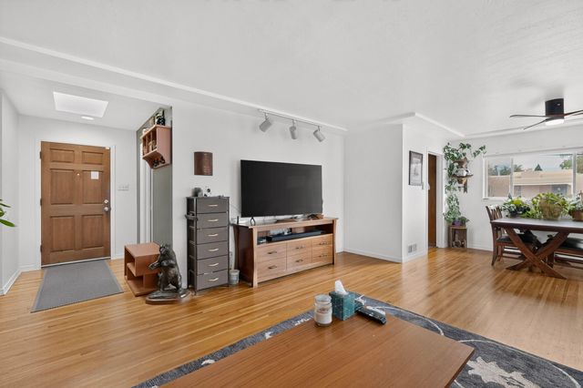 1401 Dartmouth Drive NE, Albuquerque, NM 87106