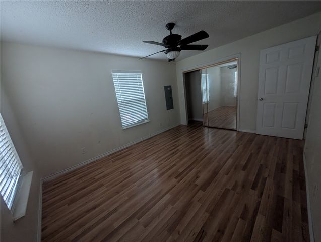 111 Holiday Drive, Gun Barrel City, TX 75156
