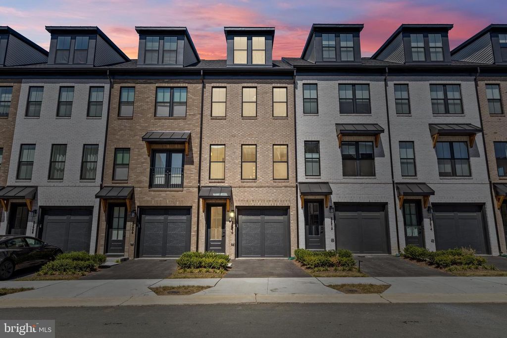 22910 TAWNY PINE SQ, Ashburn, VA 20148