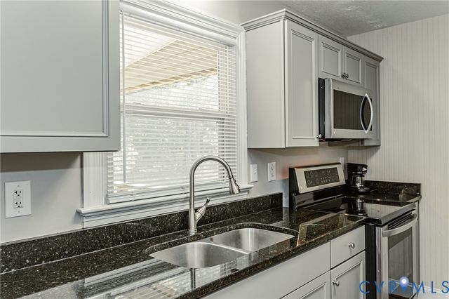 4607 Gaardahl Dr, Sandston, VA 23150