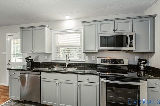 4607 Gaardahl Dr, Sandston, VA 23150