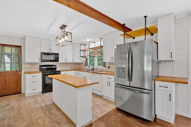 612 OAKCREST Drive, Rockmart, GA 30153