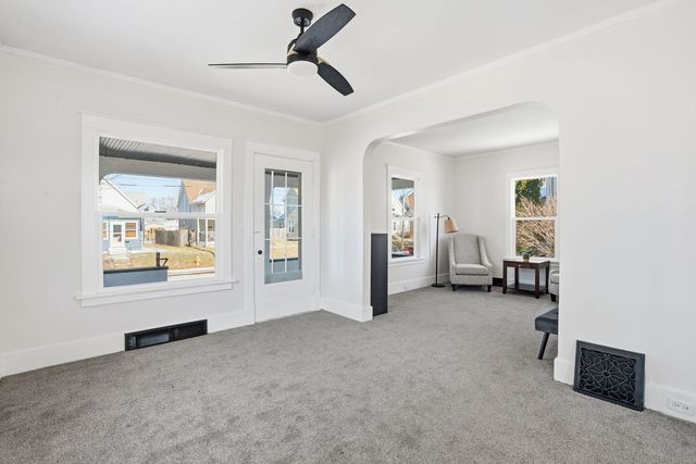 1638 20 Avenue, Moline, IL 61265