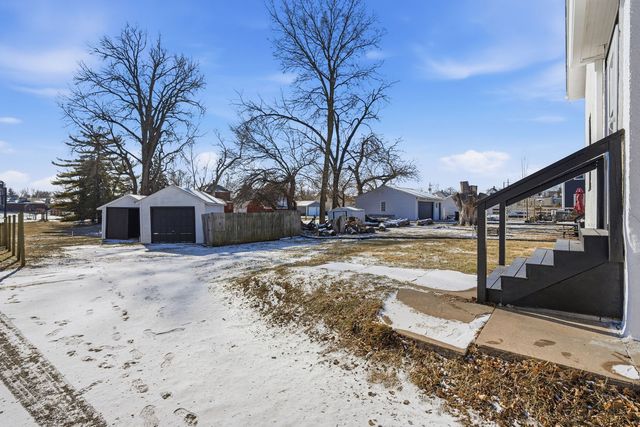 1638 20 Avenue, Moline, IL 61265