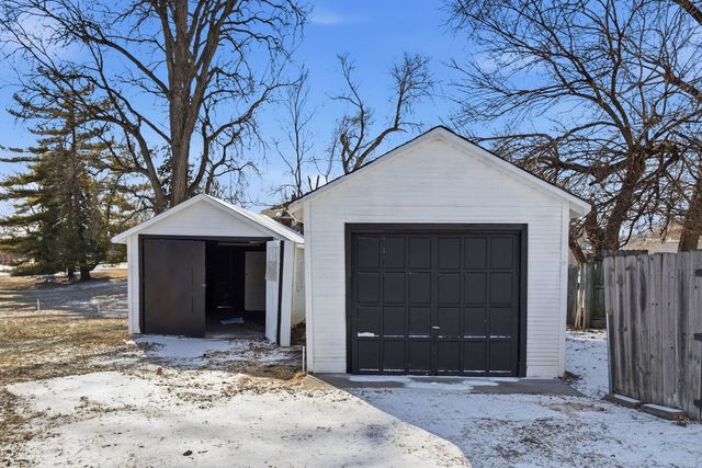 1638 20 Avenue, Moline, IL 61265