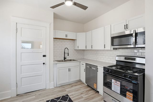 1638 20 Avenue, Moline, IL 61265