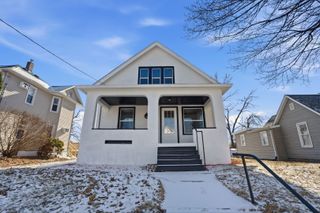 1638 20 Avenue, Moline, IL 61265