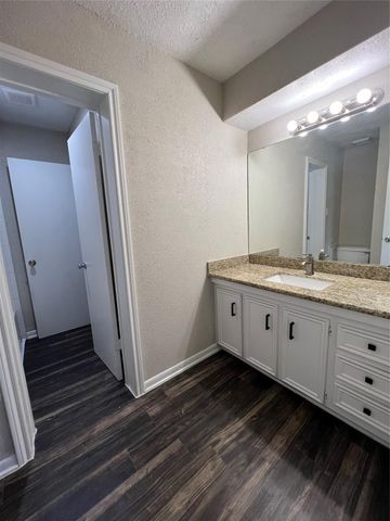 10134 Emnora Lane, Houston, TX 77080