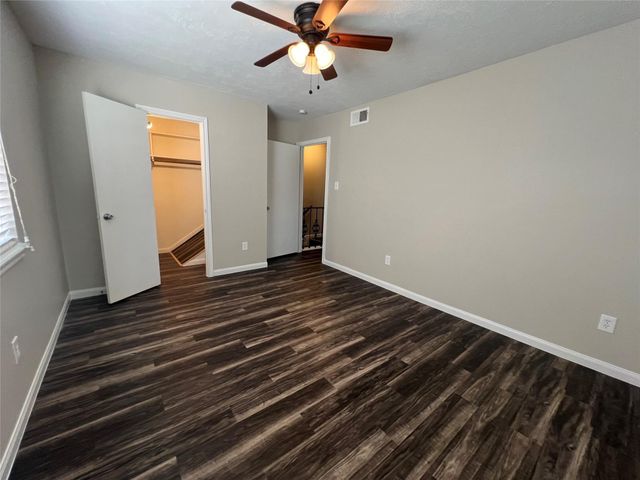 10134 Emnora Lane, Houston, TX 77080