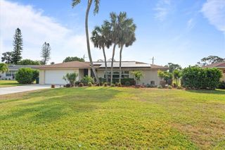 4419 Lakewood BLVD, Naples, FL 34112