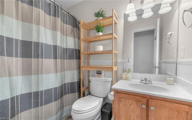 123 Lakes Edge DR, Suffolk, VA 23434