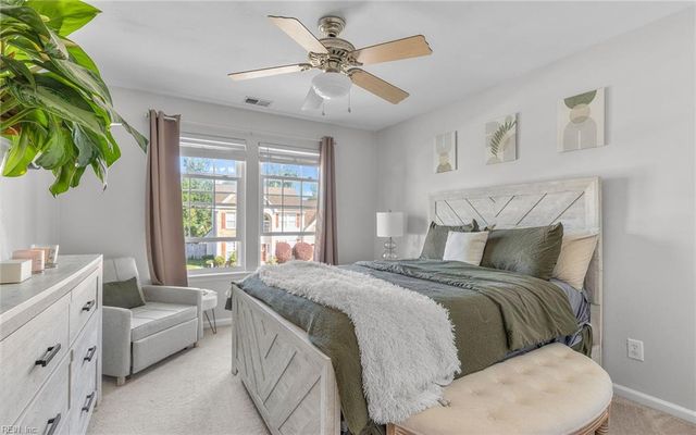 123 Lakes Edge DR, Suffolk, VA 23434