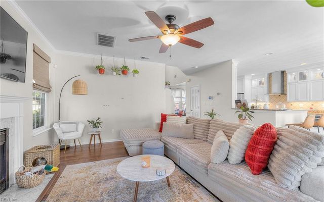 123 Lakes Edge DR, Suffolk, VA 23434