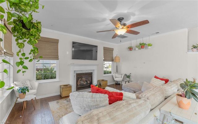 123 Lakes Edge DR, Suffolk, VA 23434