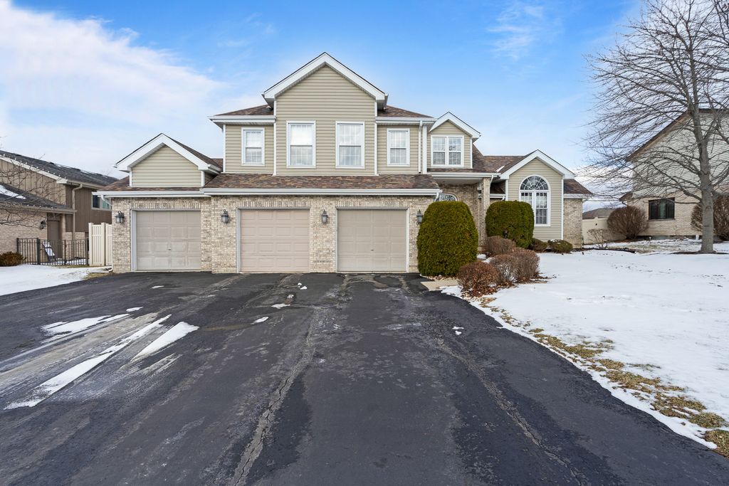 Image 1 of property listing at 9920 Sussex Court, Mokena, IL 60448