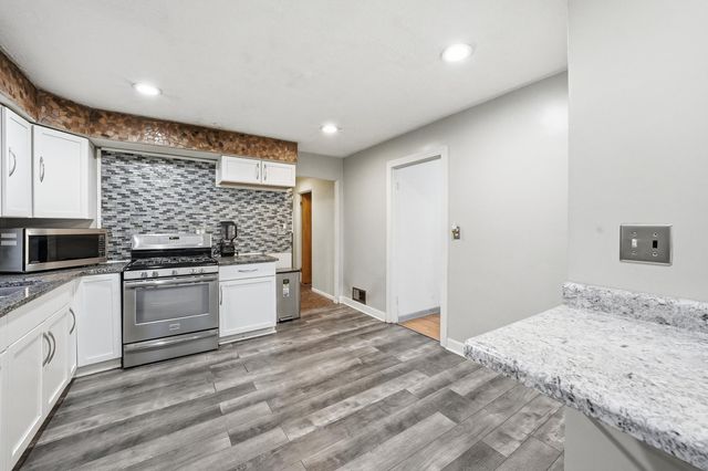 866 Greenbay Avenue, Calumet City, IL 60409