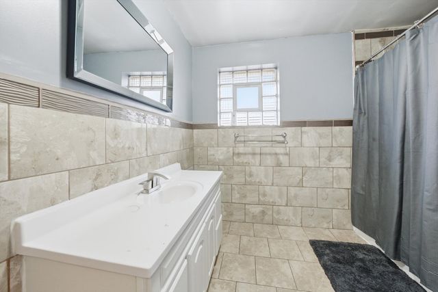 866 Greenbay Avenue, Calumet City, IL 60409