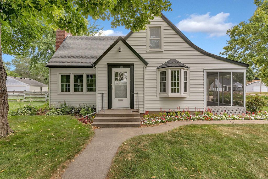 1420 Broadway Avenue S, Sauk Rapids, MN 56379