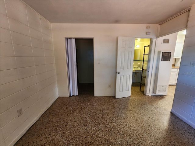 1933 NW 4 AVENUE B, Gainesville, FL 32603