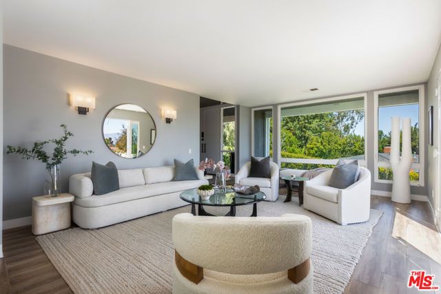 4711 Hermano Drive, Los Angeles, CA 91356