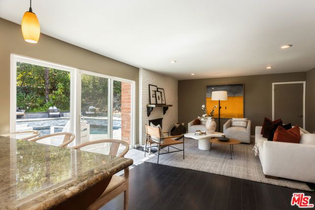 4711 Hermano Drive, Los Angeles, CA 91356