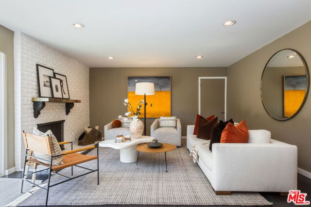 4711 Hermano Drive, Los Angeles, CA 91356