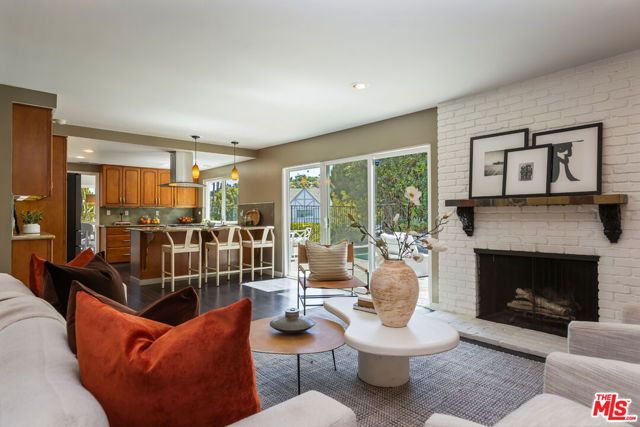 4711 Hermano Drive, Los Angeles, CA 91356