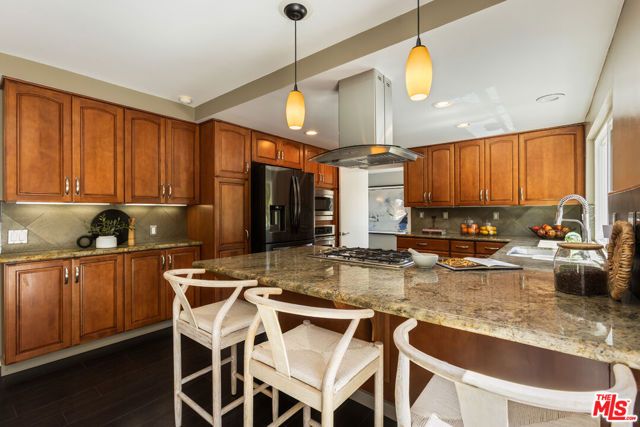 4711 Hermano Drive, Los Angeles, CA 91356