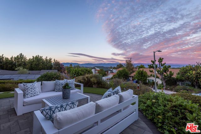 4711 Hermano Drive, Los Angeles, CA 91356