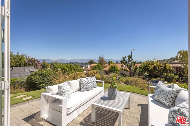 4711 Hermano Drive, Los Angeles, CA 91356