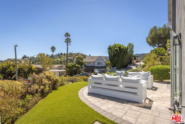 4711 Hermano Drive, Los Angeles, CA 91356