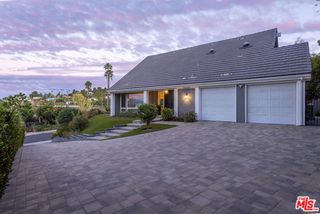 4711 Hermano Drive, Los Angeles, CA 91356