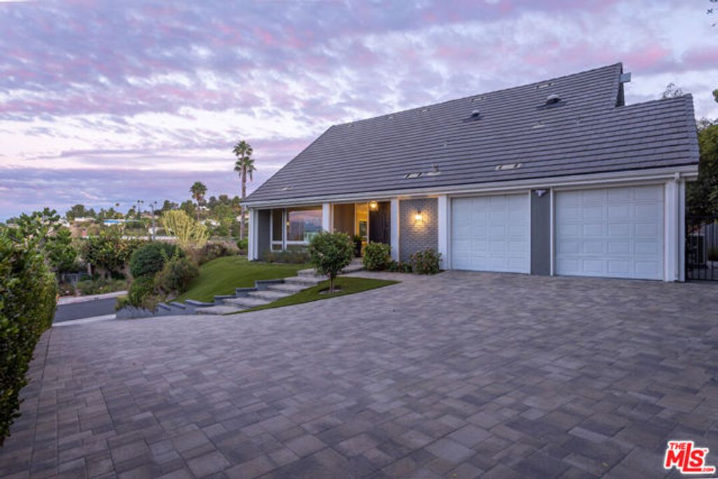 4711 Hermano Drive, Los Angeles, CA 91356