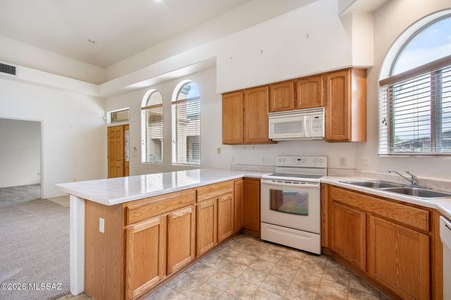 3225 S Treasure Cove Place, Tucson, AZ 85713