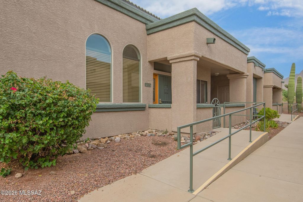 3225 S Treasure Cove Place, Tucson, AZ 85713